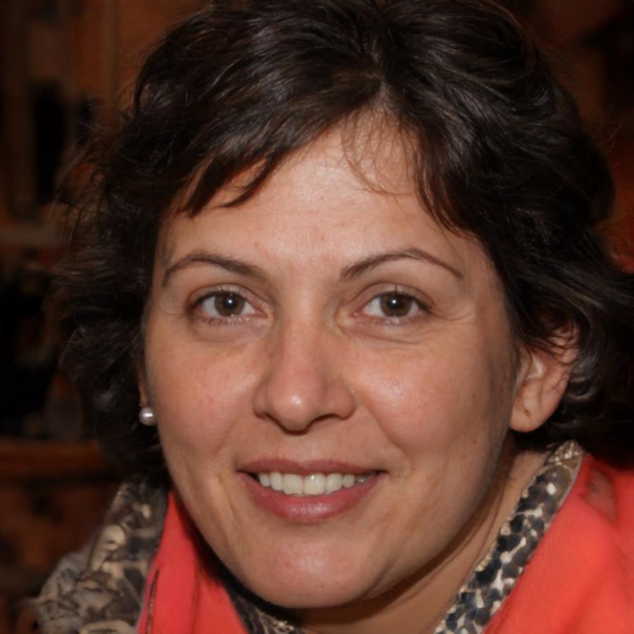 Elena Ruiz, Consultora Independiente